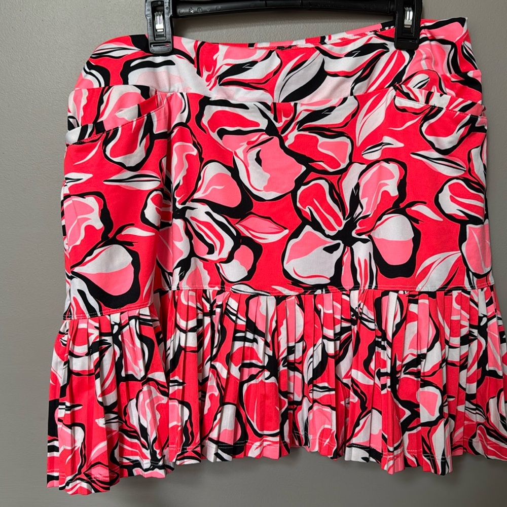 Tail Pleated four pocket golf skort.